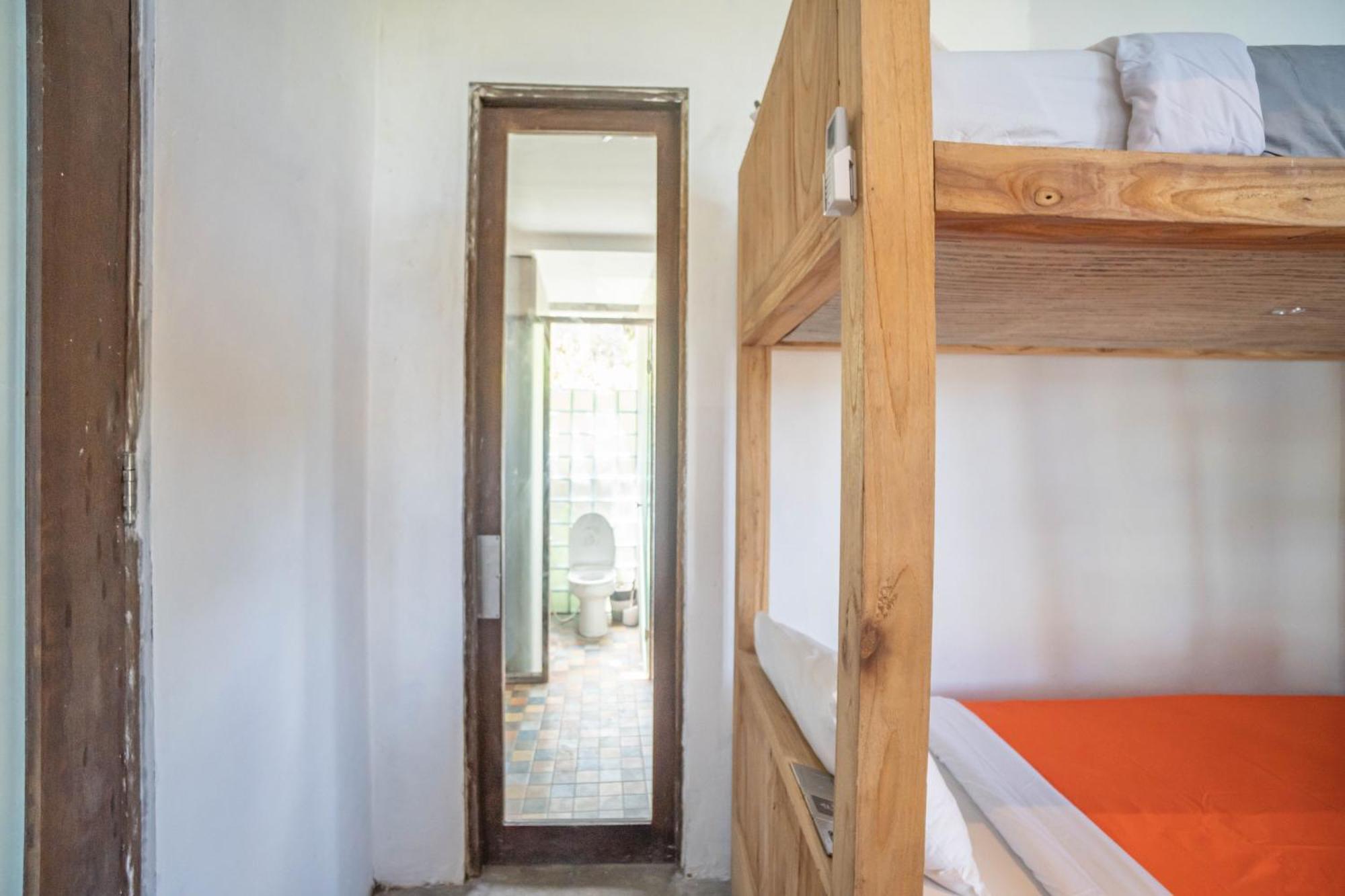 Bong Hostel Nusa Lembongan Exteriör bild