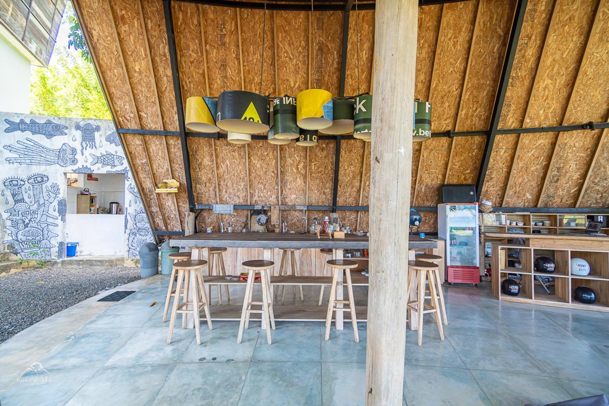 Bong Hostel Nusa Lembongan Exteriör bild
