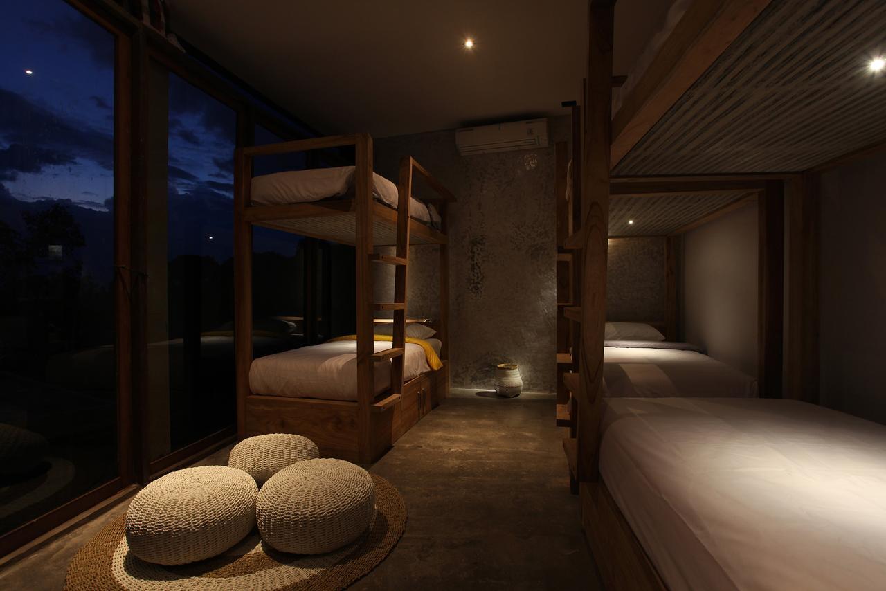 Bong Hostel Nusa Lembongan Exteriör bild