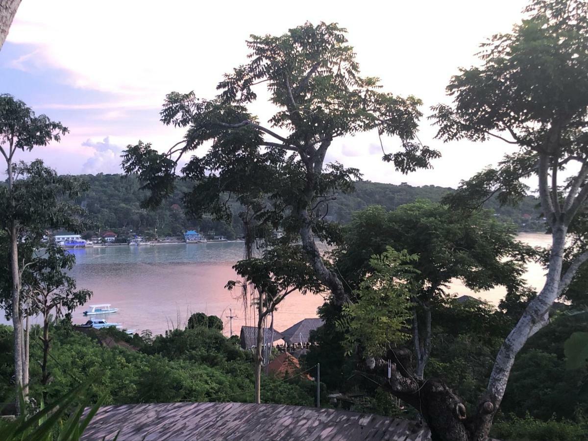 Bong Hostel Nusa Lembongan Exteriör bild